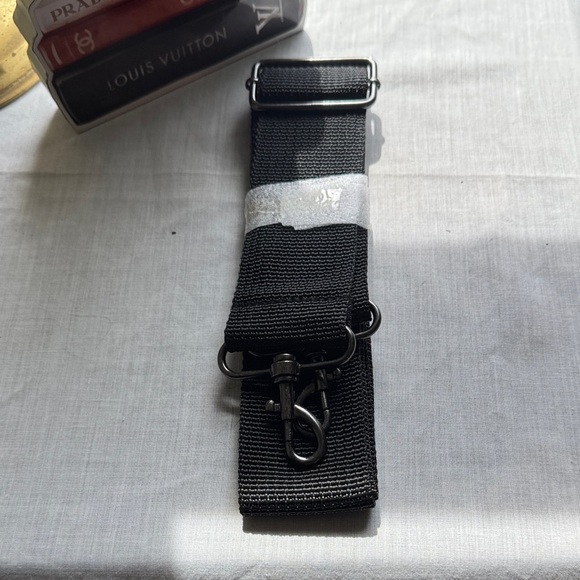 NWT Givenchy Men’s Sport Black Duffel Bag Great Gift - Picture 3 of 8